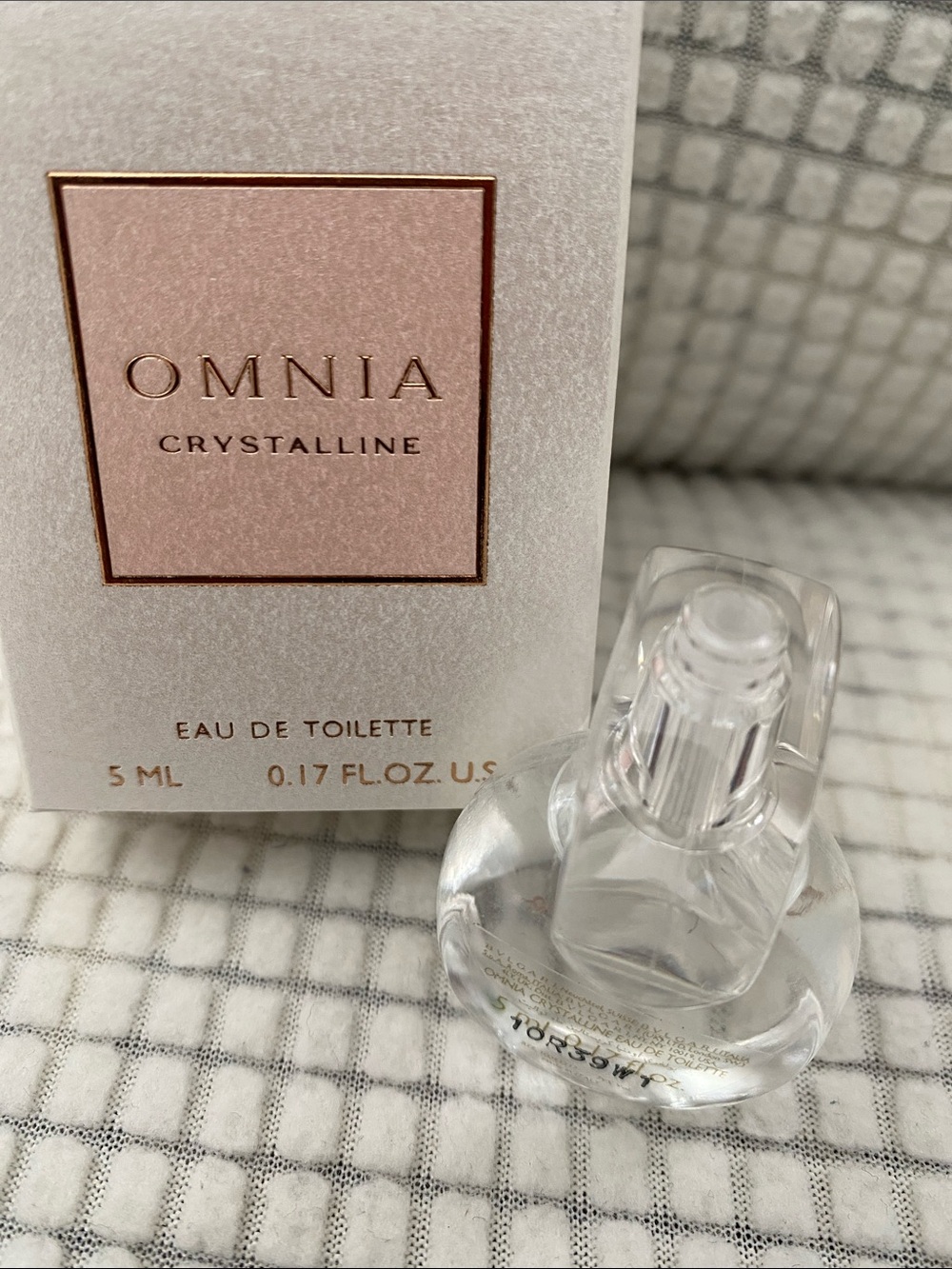 Bulgari Omnia Crystalline Mini Perfume .